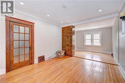 Empty room - 147 Courtland Avenue E, Kitchener, ON - Indoor Photo Showing Other Room