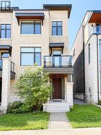 11 AYLIN CRESCENT Vaughan, ON L6A 4Z8