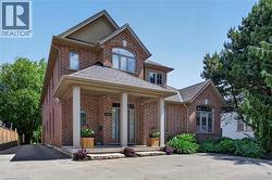 116 LIVINGSTON Avenue Grimsby, ON L3M 1L6