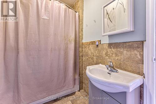 819 Duke Street, Cambridge, ON - Indoor Photo Showing Bathroom