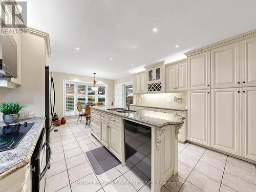 17 Black Cherry Drive, Markham, ON - Indoor Photo Showing Kitchen