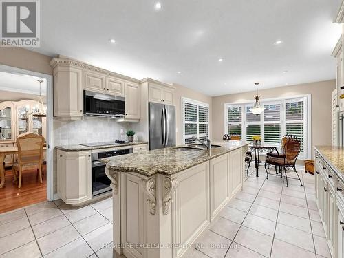 17 Black Cherry Drive, Markham, ON - Indoor Photo Showing Kitchen With Upgraded Kitchen
