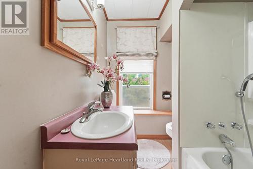 107 Wellington Street S, Goderich (Goderich (Town)), ON - Indoor Photo Showing Bathroom