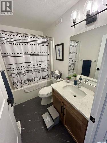 3743 Gee Crescent, Regina, SK - Indoor Photo Showing Bathroom