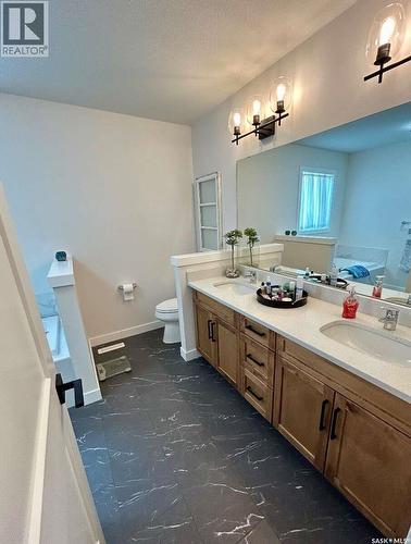 3743 Gee Crescent, Regina, SK - Indoor Photo Showing Bathroom