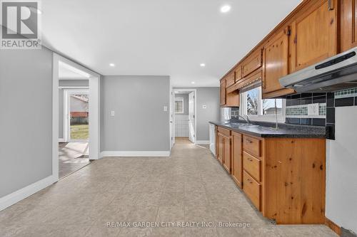 407 Bell Street, Ingersoll, ON - Indoor Photo Showing Kitchen