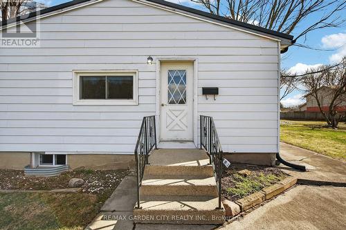 407 Bell Street, Ingersoll, ON - Outdoor With Exterior
