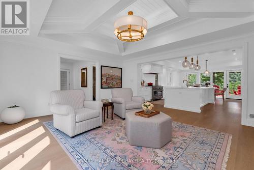 1319 Wolf Circle, Algonquin Highlands, ON - Indoor Photo Showing Living Room
