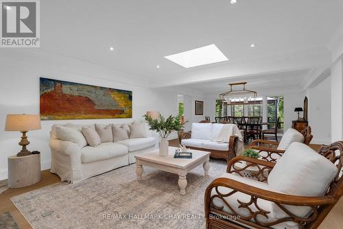 1319 Wolf Circle, Algonquin Highlands, ON - Indoor Photo Showing Living Room