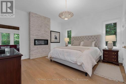 1319 Wolf Circle, Algonquin Highlands, ON - Indoor Photo Showing Bedroom