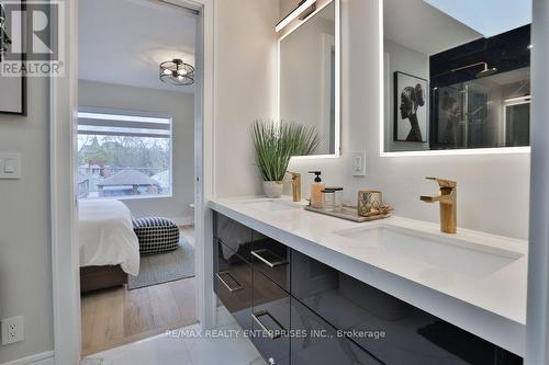 47 Thirteenth Street, Toronto, ON - Indoor Photo Showing Bathroom