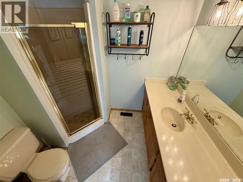 2746 Poplar Place E, Regina, SK - Indoor Photo Showing Bathroom