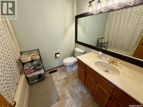 2746 Poplar Place E, Regina, SK - Indoor Photo Showing Bathroom