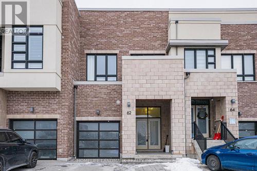 62 HELLIWELL CRESCENT  Richmond Hill, ON L4E 1C7