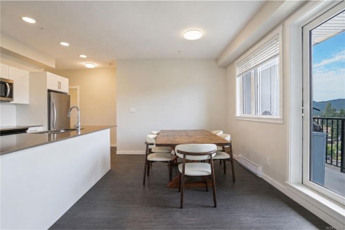 #608-2843 Jacklin Rd, Langford, BC - Indoor Photo Showing Kitchen