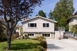 10206 Almond St Sidney, BC V8L 3N3