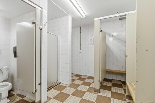 #220-3225 Eldon Pl, Saanich, BC - Indoor Photo Showing Bathroom
