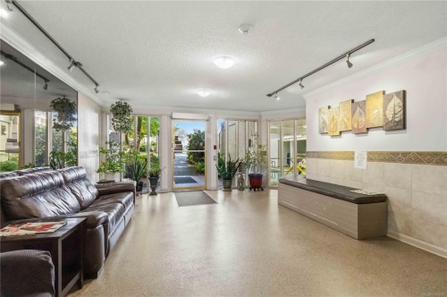 #220-3225 Eldon Pl, Saanich, BC - Indoor Photo Showing Living Room