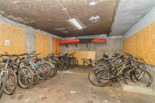 #220-3225 Eldon Pl, Saanich, BC - Indoor