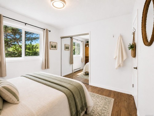 #220-3225 Eldon Pl, Saanich, BC - Indoor Photo Showing Bedroom