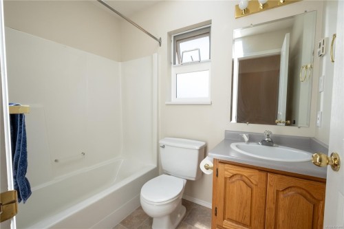 725 Applegate Rd, Campbell River, BC 