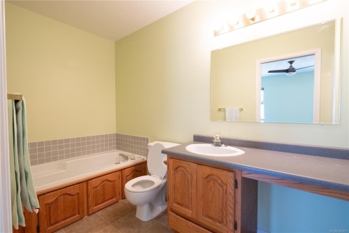 725 Applegate Rd, Campbell River, BC 