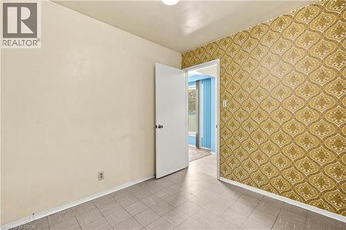 1418 Queens Boulevard, Kitchener, ON - Indoor Photo Showing Other Room