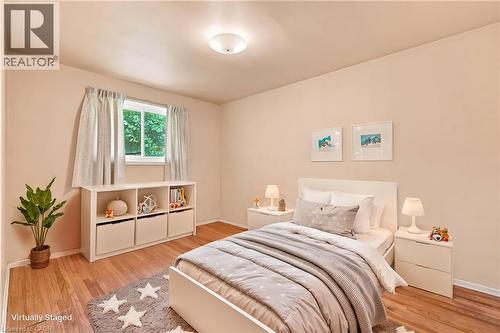 1418 Queens Boulevard, Kitchener, ON - Indoor Photo Showing Bedroom