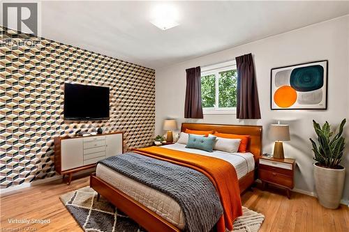 1418 Queens Boulevard, Kitchener, ON - Indoor Photo Showing Bedroom