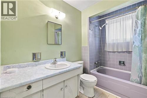 1418 Queens Boulevard, Kitchener, ON - Indoor Photo Showing Bathroom