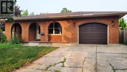 16 MAYFAIR COURT St. Catharines, ON L2M 7K5