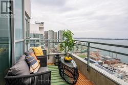 2811 (PH 11) - 230 QUEENS QUAY W Toronto, ON M5J 2Y7