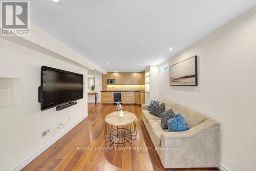 1003 Maury Crescent, Pickering, ON - Indoor Photo Showing Living Room