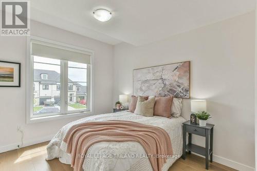 6682 Hayward Drive, London South (South V), ON - Indoor Photo Showing Bedroom