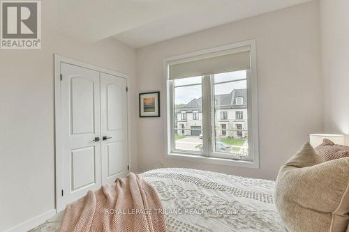 6682 Hayward Drive, London South (South V), ON - Indoor Photo Showing Bedroom