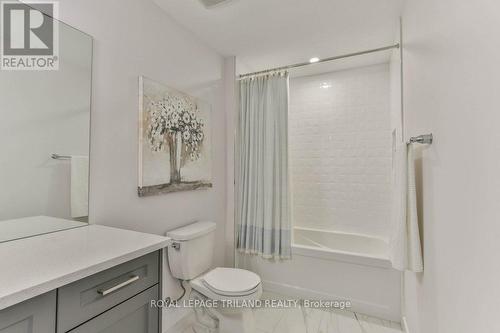 6682 Hayward Drive, London South (South V), ON - Indoor Photo Showing Bathroom