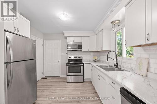 1767 Aldersbrook Road, London North (North F), ON - Indoor Photo Showing Kitchen With Double Sink With Upgraded Kitchen
