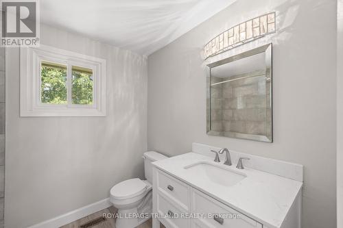 1767-1769 Aldersbrook Road, London North (North F), ON - Indoor Photo Showing Bathroom