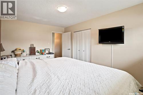 1313 Prince Crescent, Moose Jaw, SK - Indoor Photo Showing Bedroom