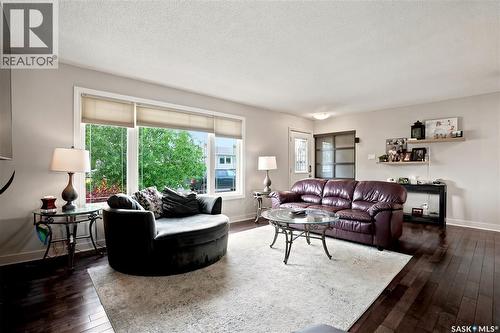 1313 Prince Crescent, Moose Jaw, SK - Indoor Photo Showing Living Room
