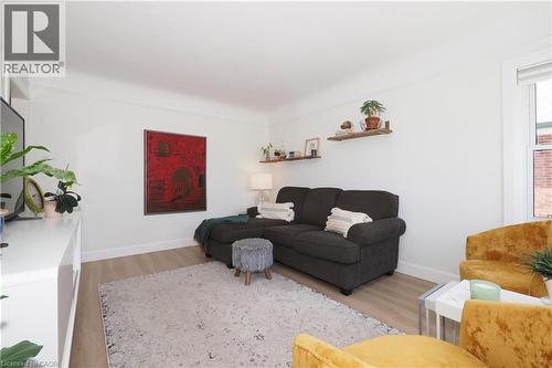 784 Elizabeth Street, Kitchener, ON - Indoor Photo Showing Living Room
