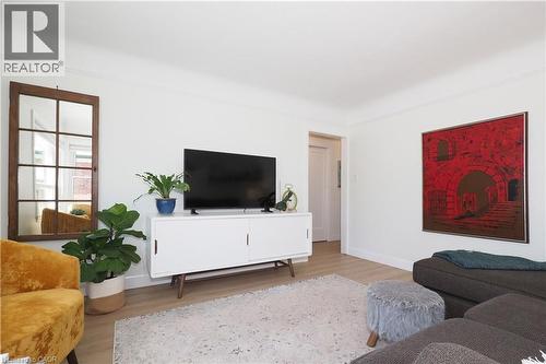 784 Elizabeth Street, Kitchener, ON - Indoor Photo Showing Living Room