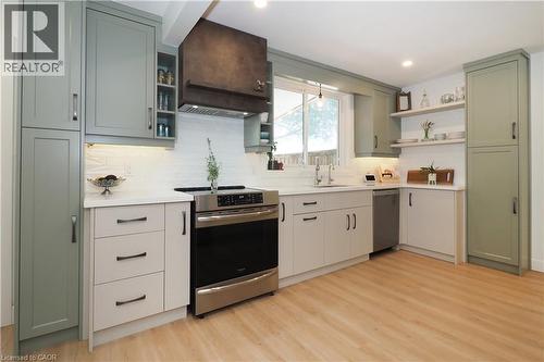784 Elizabeth Street, Kitchener, ON - Indoor Photo Showing Kitchen With Upgraded Kitchen
