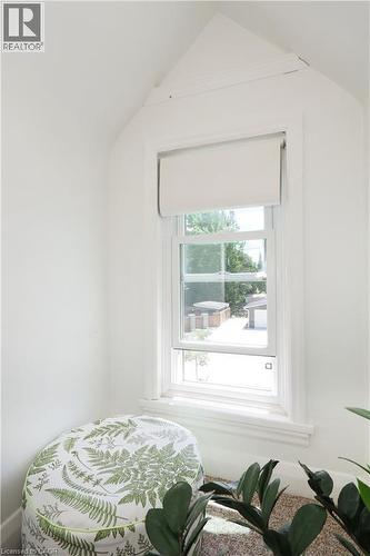 784 Elizabeth Street, Kitchener, ON - Indoor Photo Showing Bedroom