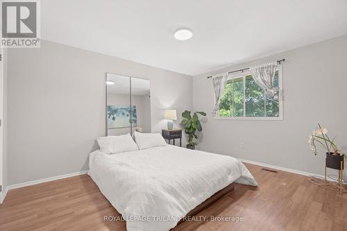 1769 Aldersbrook Road, London North (North F), ON - Indoor Photo Showing Bedroom