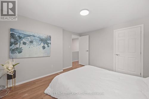 1769 Aldersbrook Road, London North (North F), ON - Indoor Photo Showing Bedroom