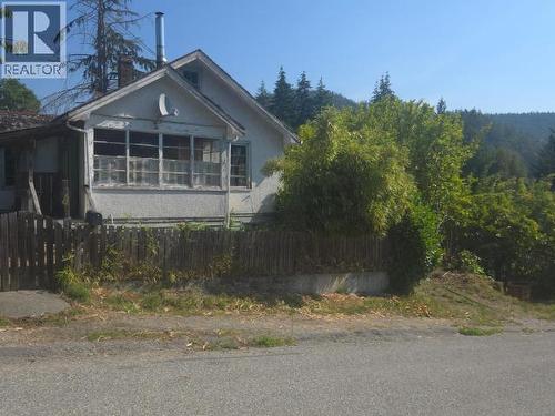 6889 DRAKE STREET  Powell River, BC V8A 3Y3