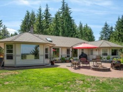 1881 Galvin Pl Qualicum Beach, BC V9K 2V3