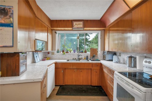 3479 Fraser Rd, Courtenay, BC 