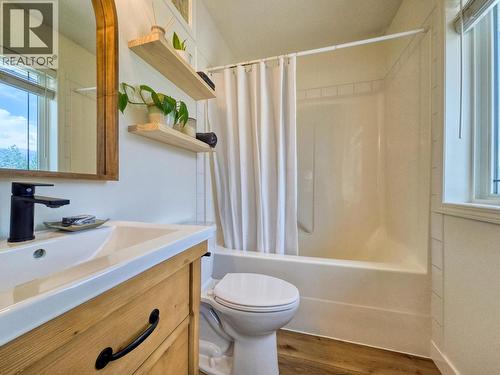 781 Westridge Drive, Invermere, BC - Indoor Photo Showing Bathroom